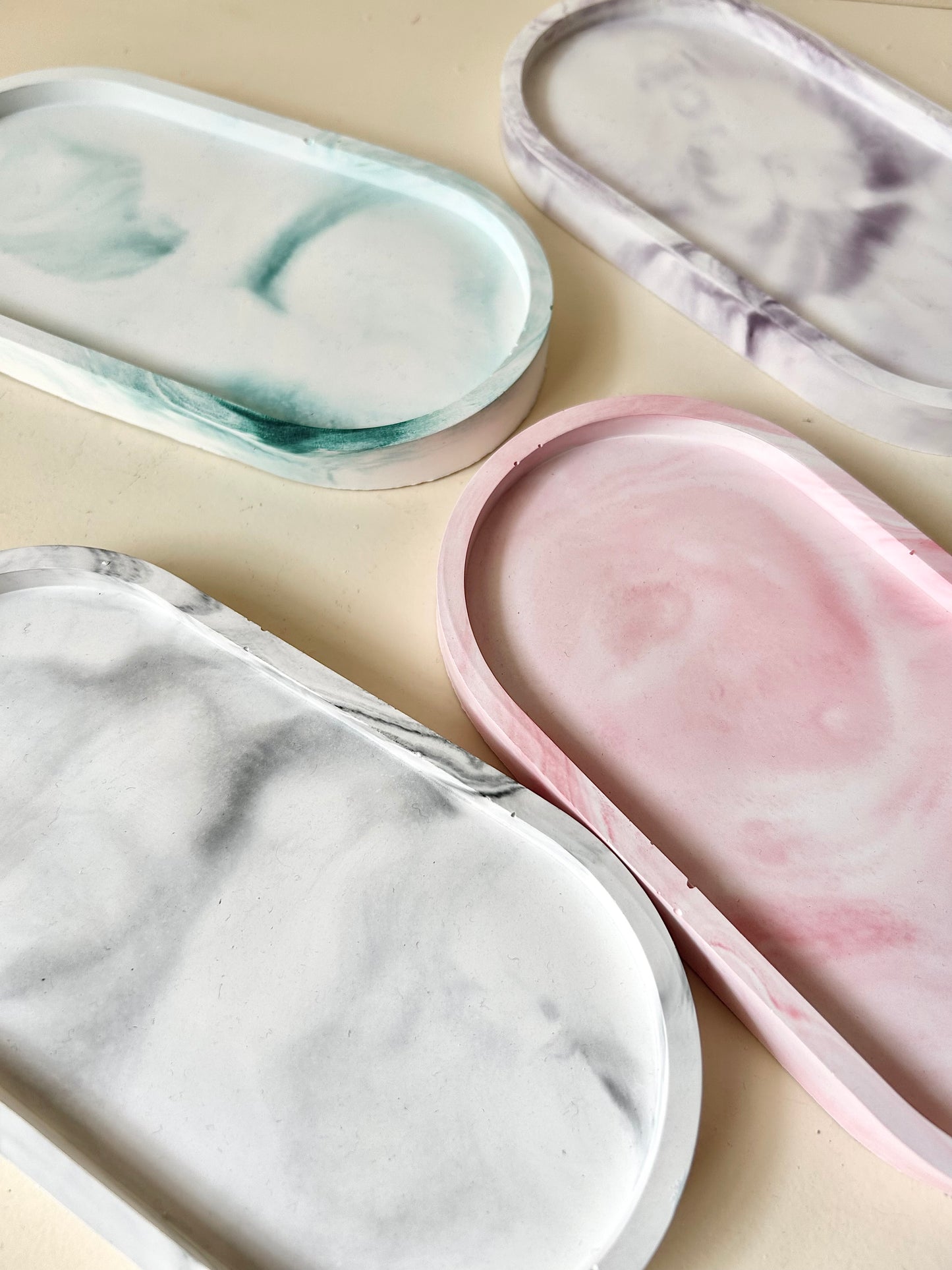 Oval tray