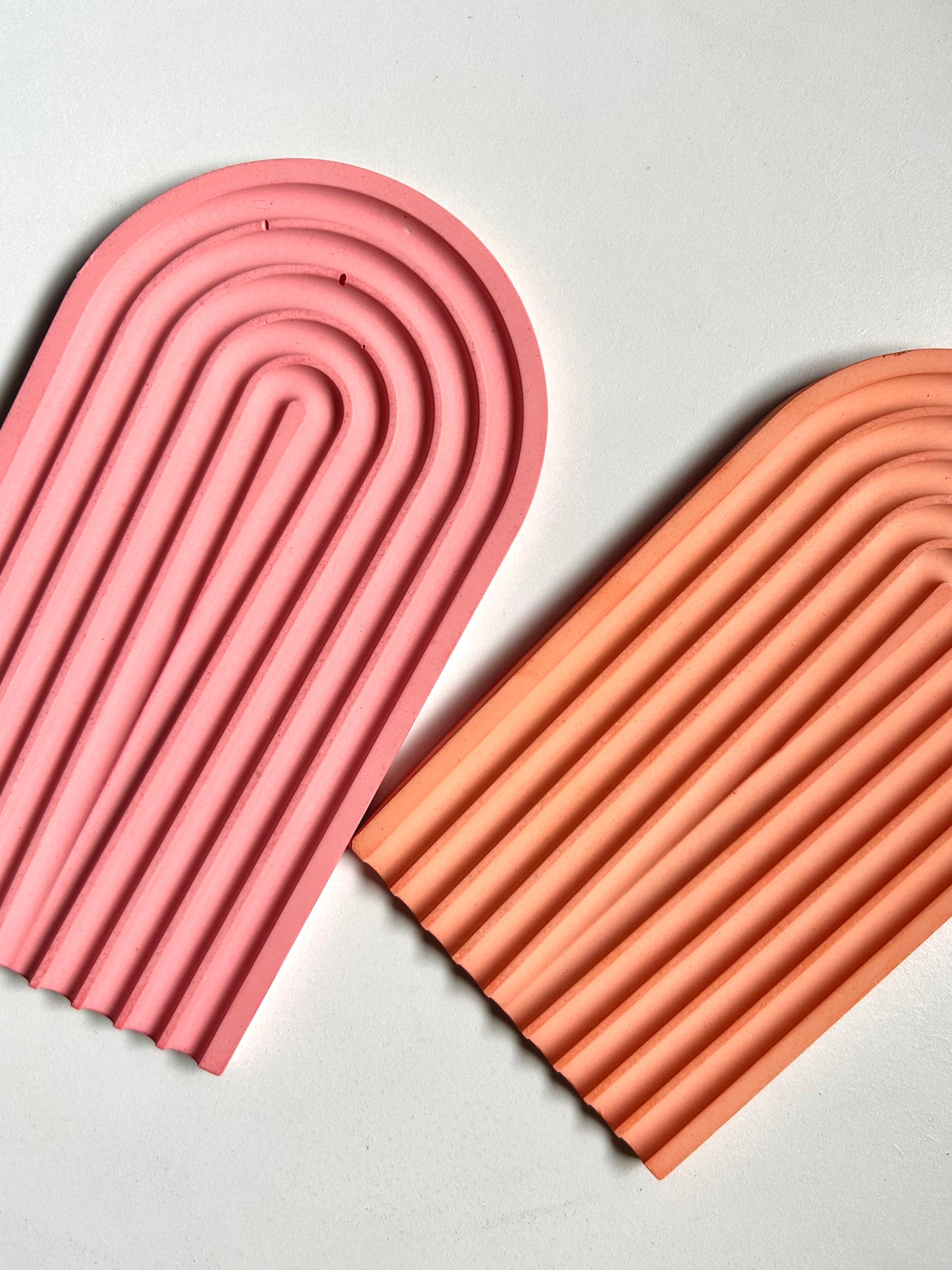 Arch tray