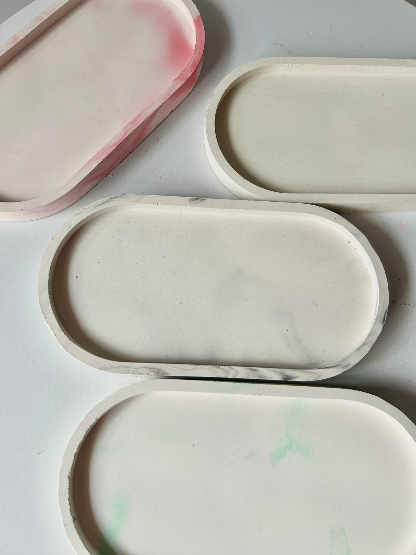 Oval tray