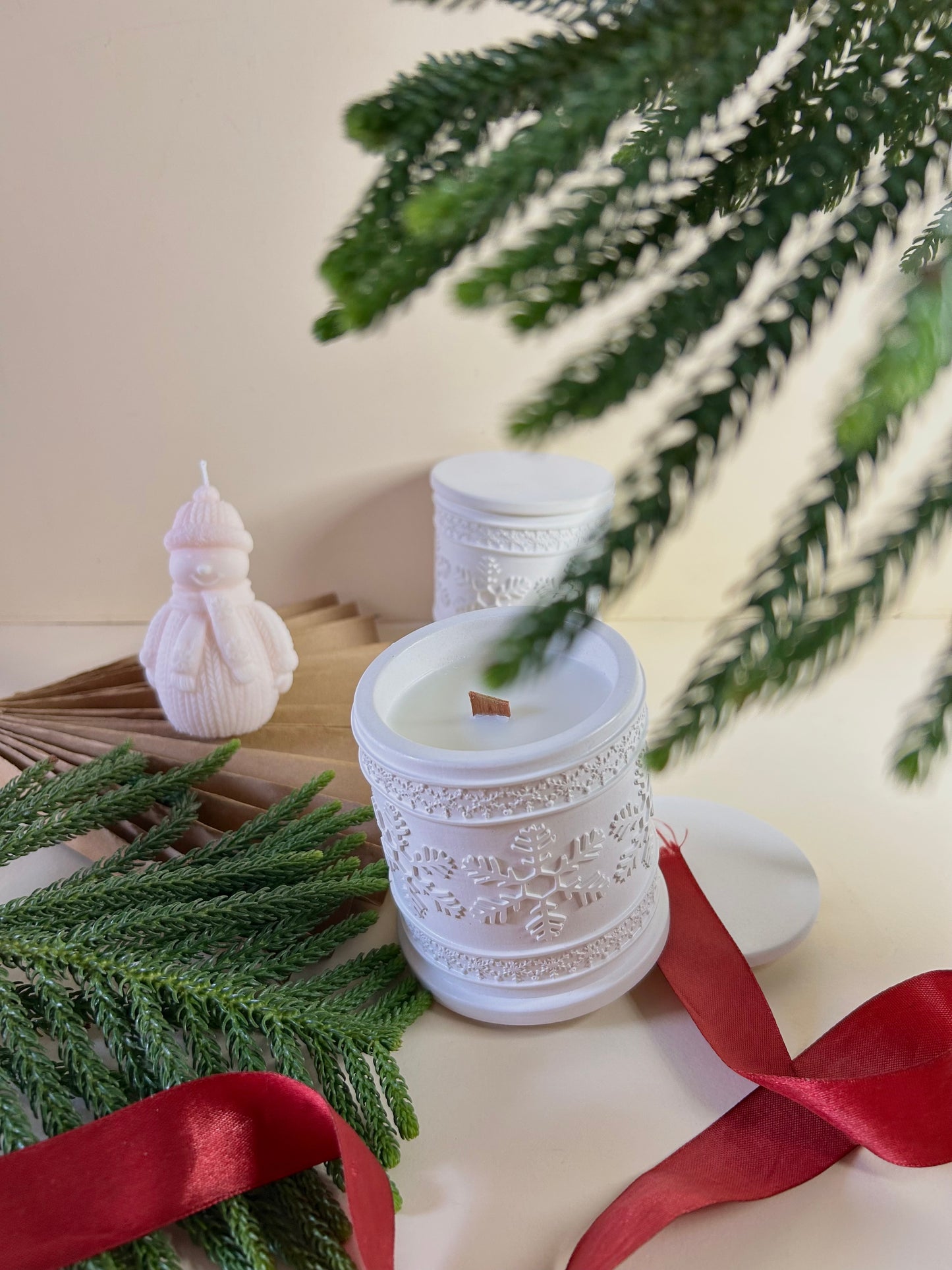 Snowflake jar candle