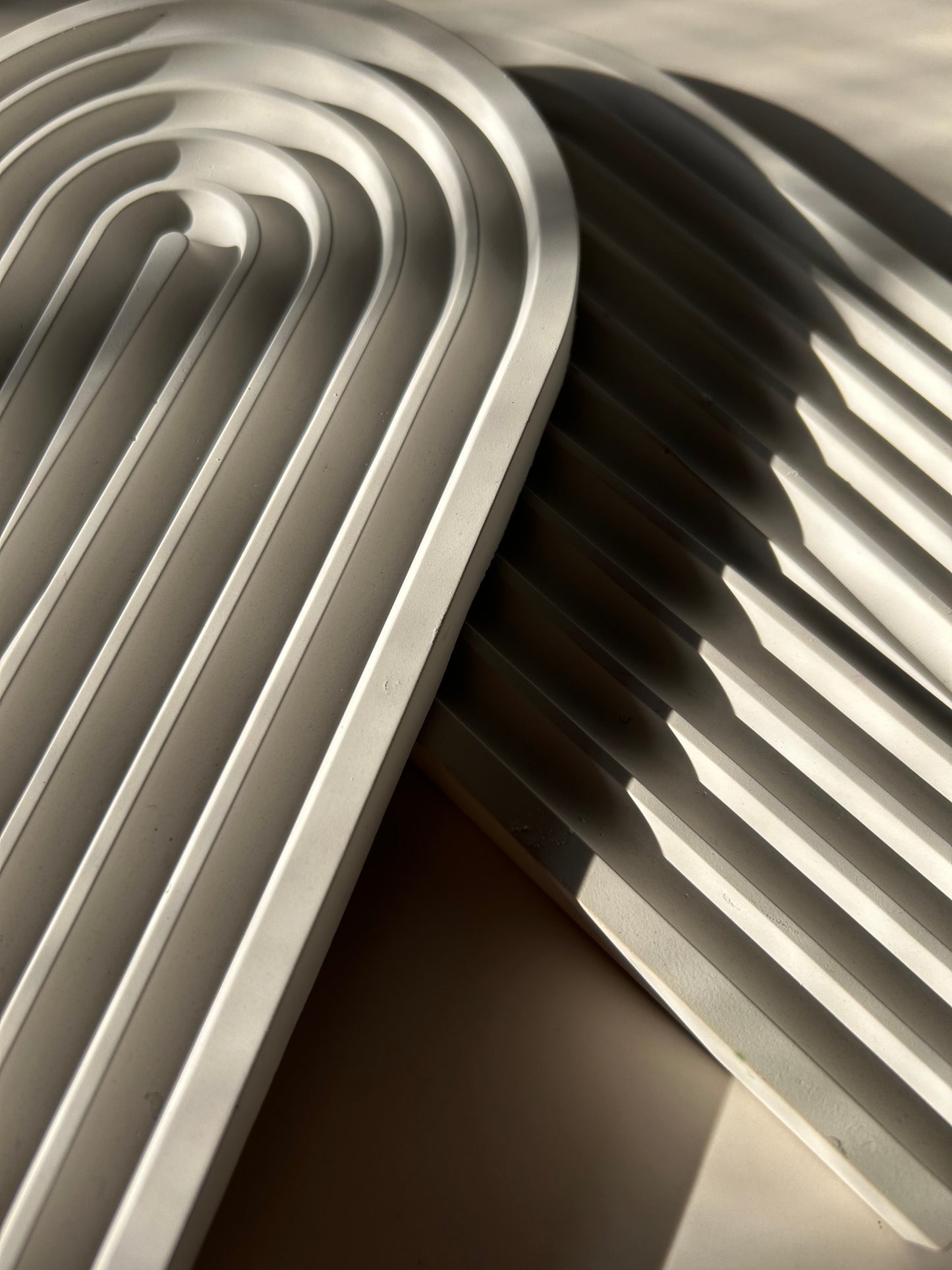 Arch tray