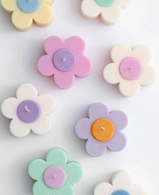 Daisy candle