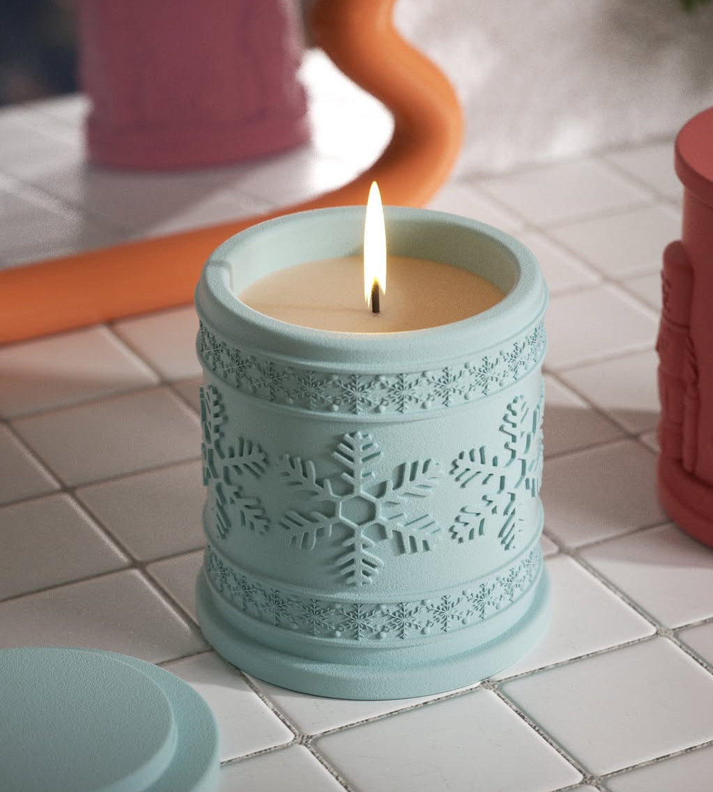 Snowflake jar candle